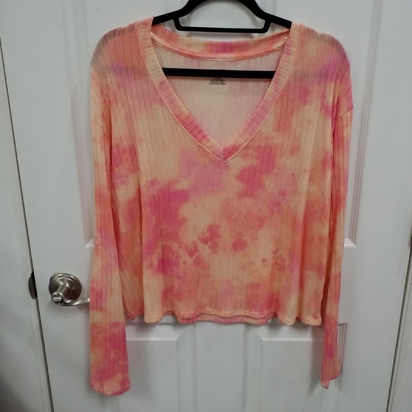NWT VS Pink Tie Dye V-neck Ribbed Long Sleeve Tee - Picture 5 of 8